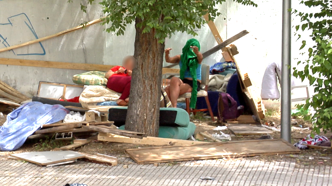 Tras desmantelar 18 narcochabolas, los toxicómanos se trasladan a otros puntos de Villaverde