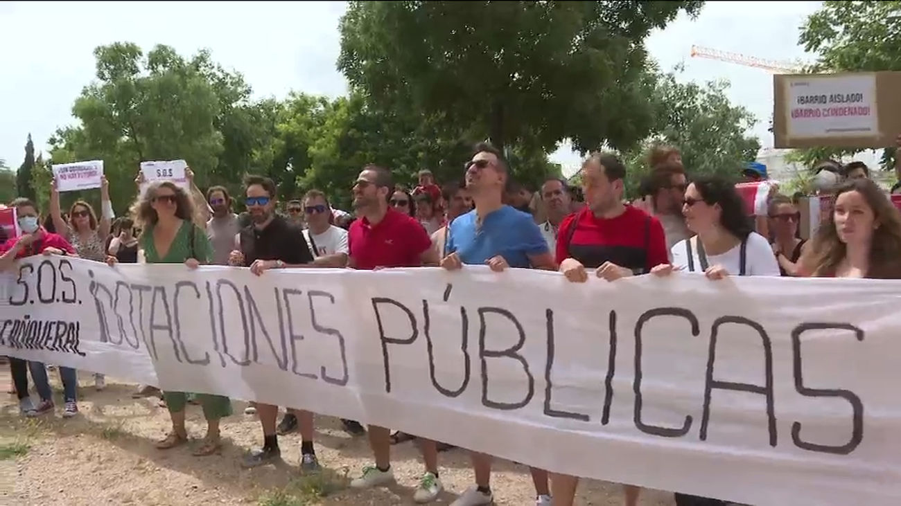 Vecinos de El Cañaveral se manifiestan para reclamar dotaciones para el barrio