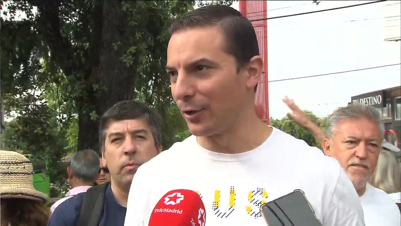 Marcha solidaria en Torrelodones de agrupaciones socialistas contra la invasión de Ucrania