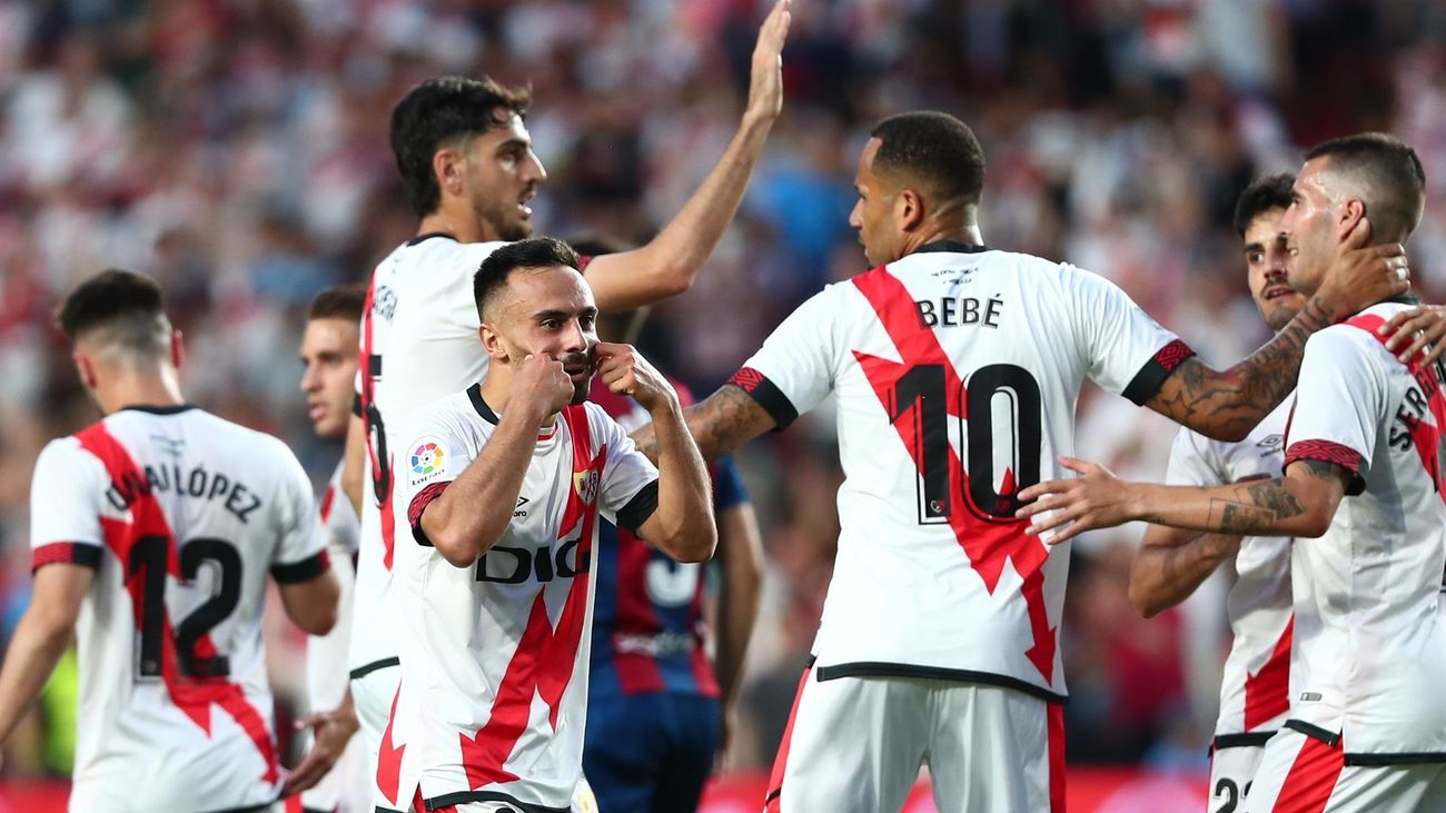 El Rayo empieza a planificar la temporada con 16 jugadores con contrato