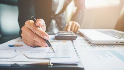 La Comunidad de Madrid recauda un 7% más en IRPF con sus rebajas de impuestos