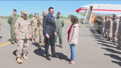 Robles visita el destacamento español desplegado en Lituania: “Ojalá termine pronto esta guerra”