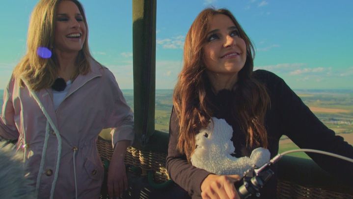 Carmen Alcayde pilotando un globo aerostático / Redacción