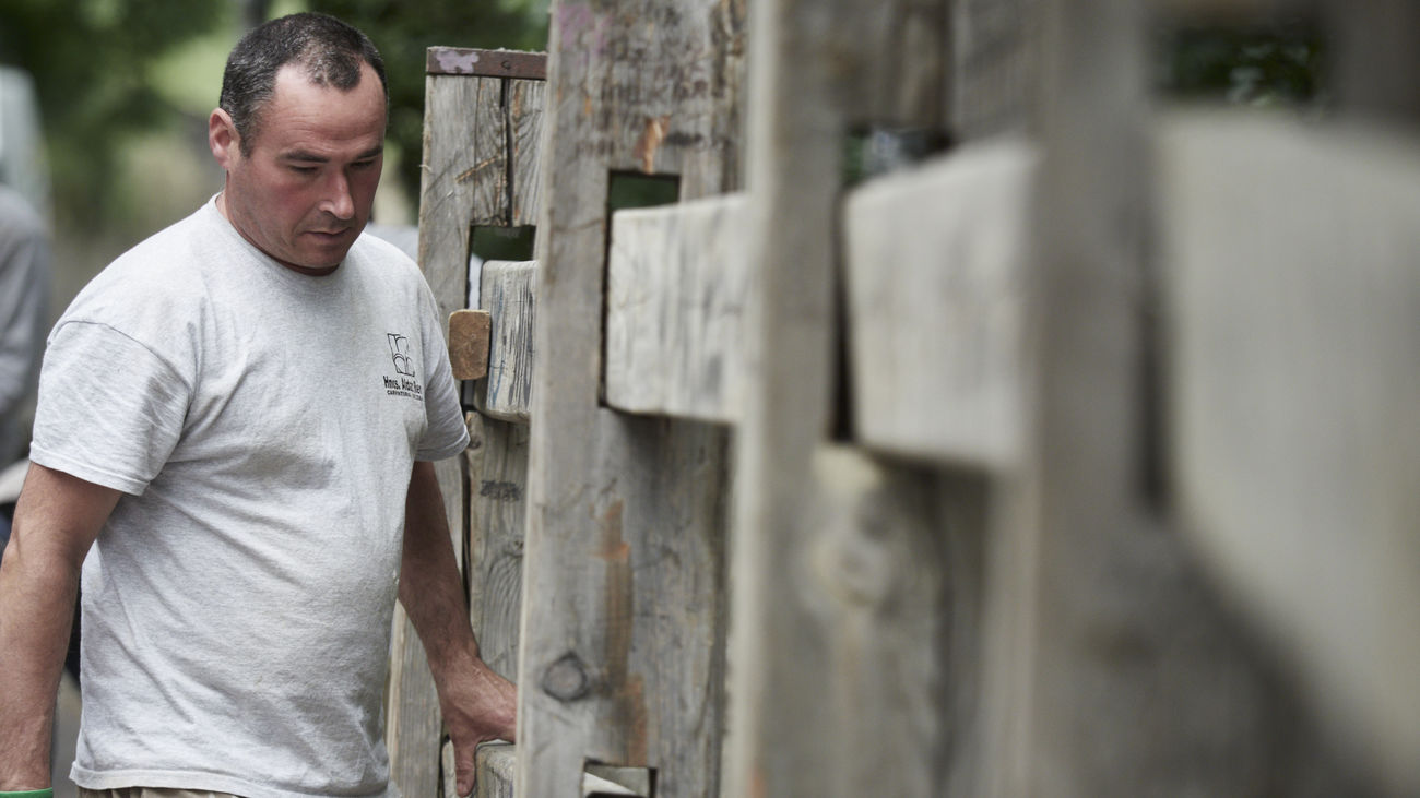 La colocación de las talanqueras anuncia la vuelta de los encierros de San Fermín