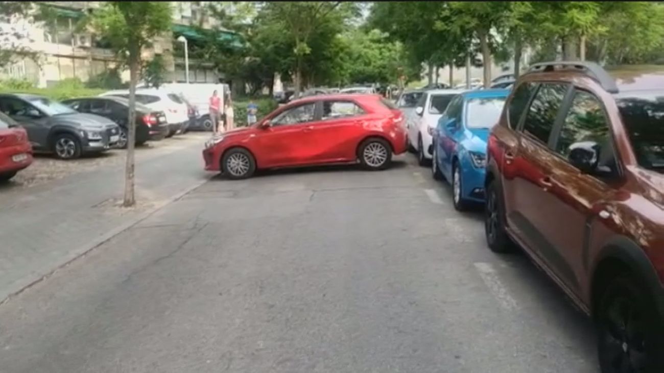 Cuando bloqueas una calle en Madrid por olvidar poner el freno de mano