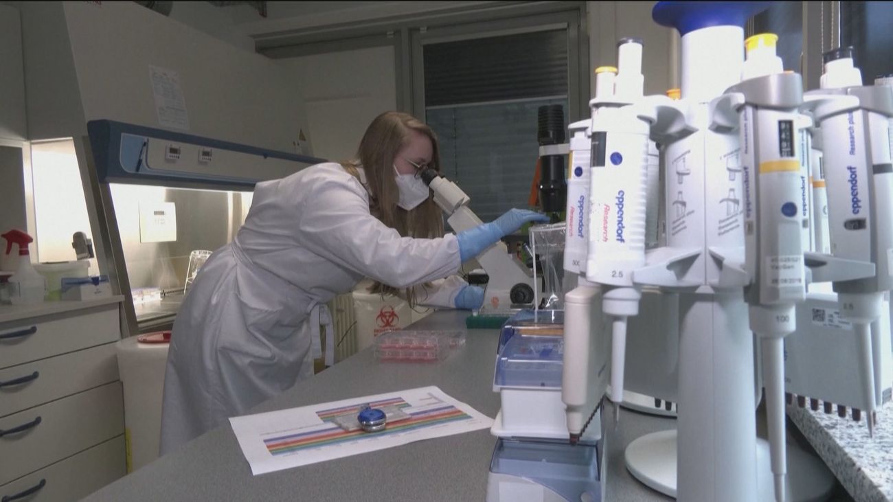 Sanidad descarta una vacunación masiva contra la viruela del mono, mientras otros países  ya compran vacunas