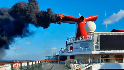 Un crucero en llamas con 3.581 pasajeros en el Caribe