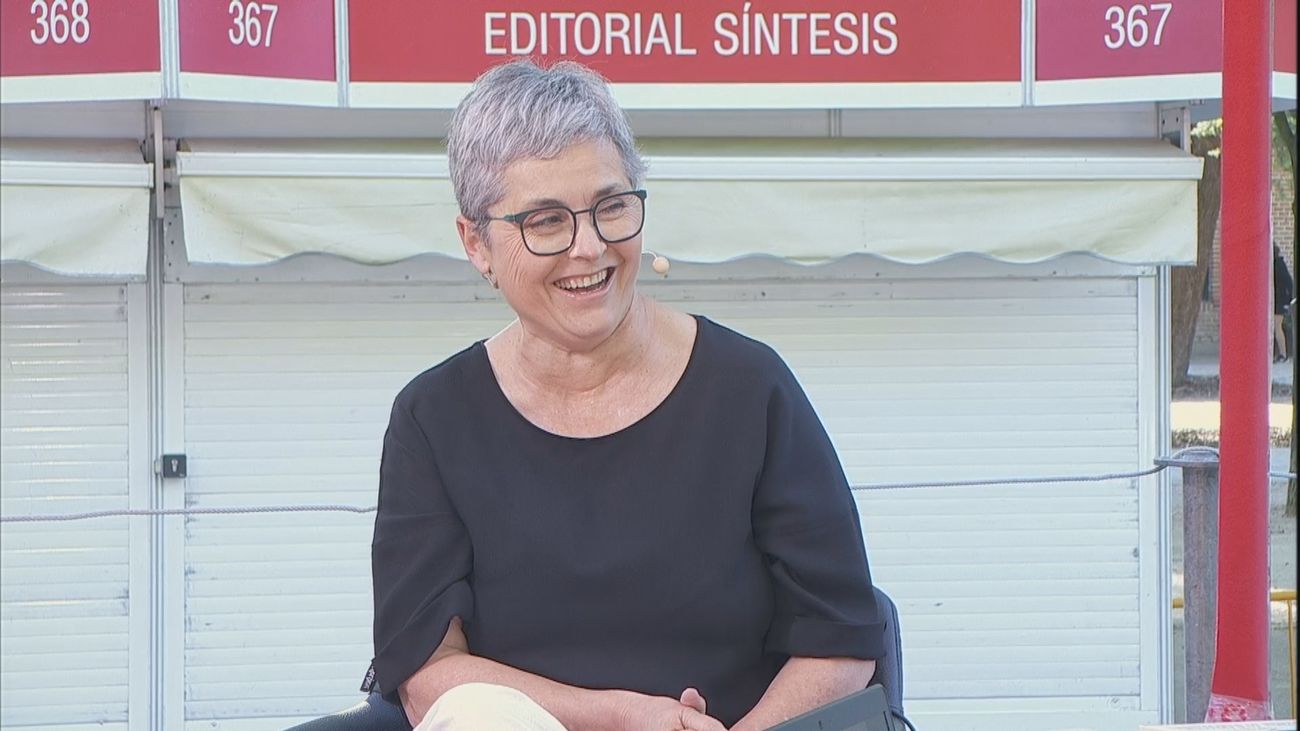 Eva Orúe:  "Yo no concibo la Feria del Libro de Madrid en otro sitio que no sea en el Retiro"