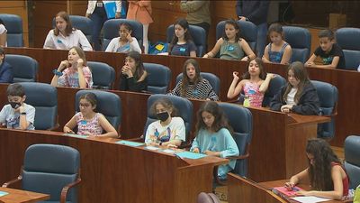 Los niños madrileños, 'diputados por un día' en la Asamblea de Madrid