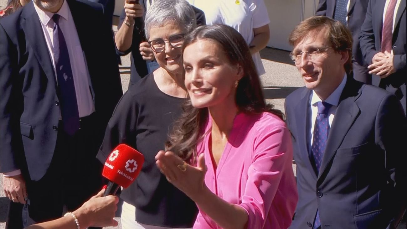 La reina Letizia inaugura la 81ª Feria del Libro de Madrid con un saludo a Telemadrid