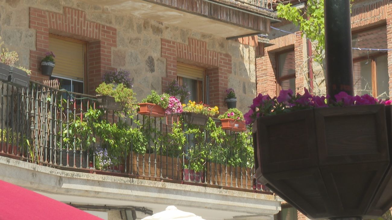 Miraflores de la Sierra se pone 'guapa' en su 3ª edición del Festival de los Balcones