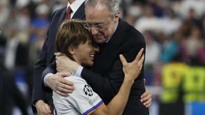 Florentino Pérez iguala las seis Copas de Europa de Santiago Bernabéu