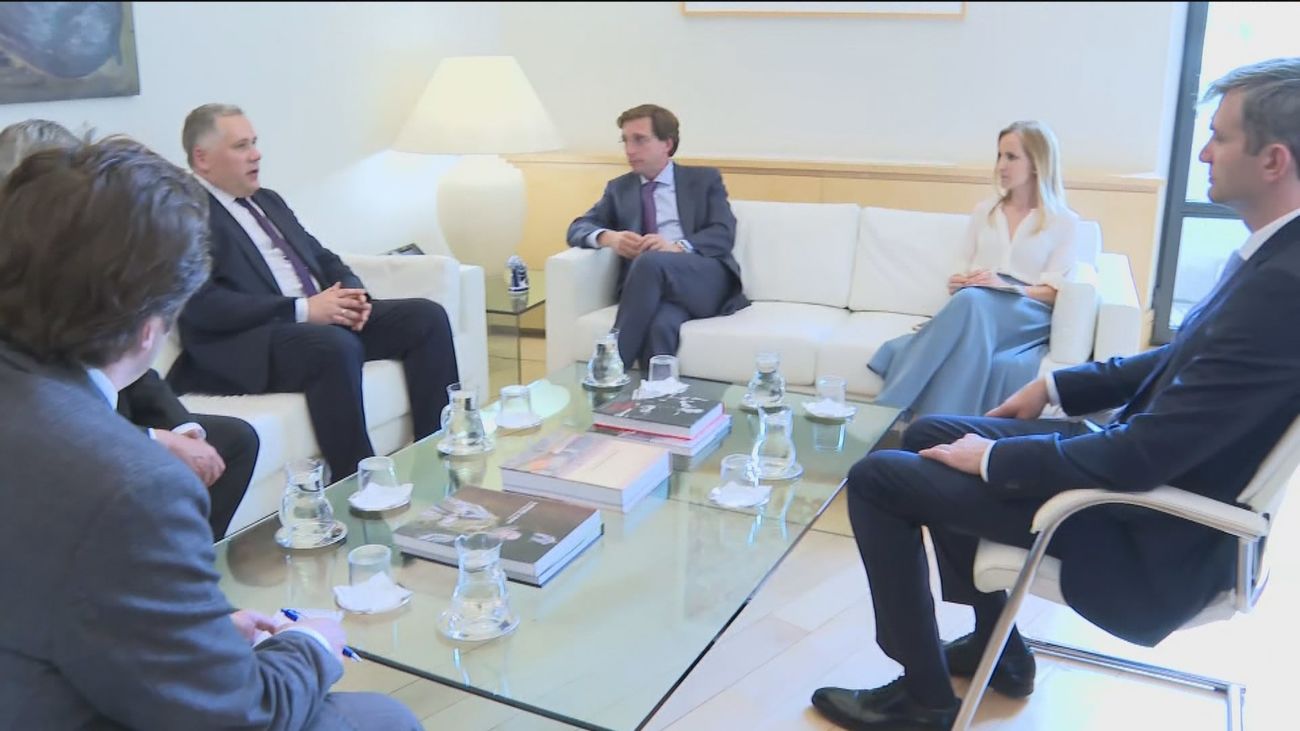 Almeida ofrece a los refugiados ucranianos en Madrid un espacio público en el que reunirse