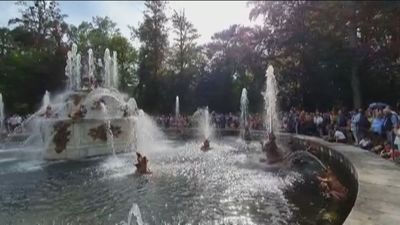 Más de dos mil personas disfrutan de las fuentes monumentales del Palacio de La Granja