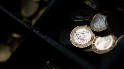 La Comisión Europea hace una mala previsión económica para España, con precios disparados todo el año