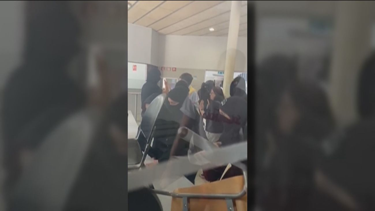 Radicales se encierran en la Universidad Pompeu Fabra para pedir más catalán