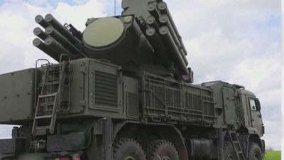 La UE aprueba un rearme por la guerra y Biden anuncia que enviará más sistemas de misiles avanzados a Ucrania
