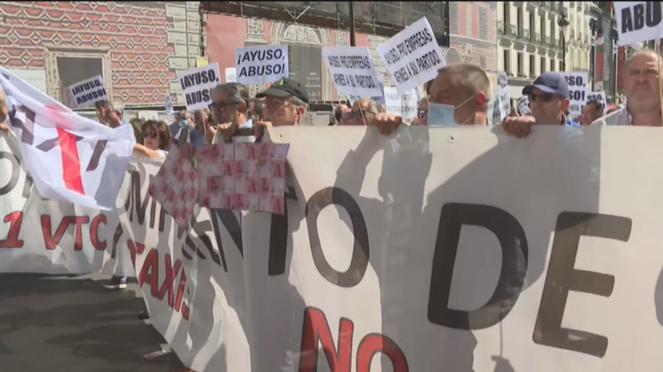 El sector del taxi se manifiesta contra la Ley de Transportes de la Comunidad de Madrid