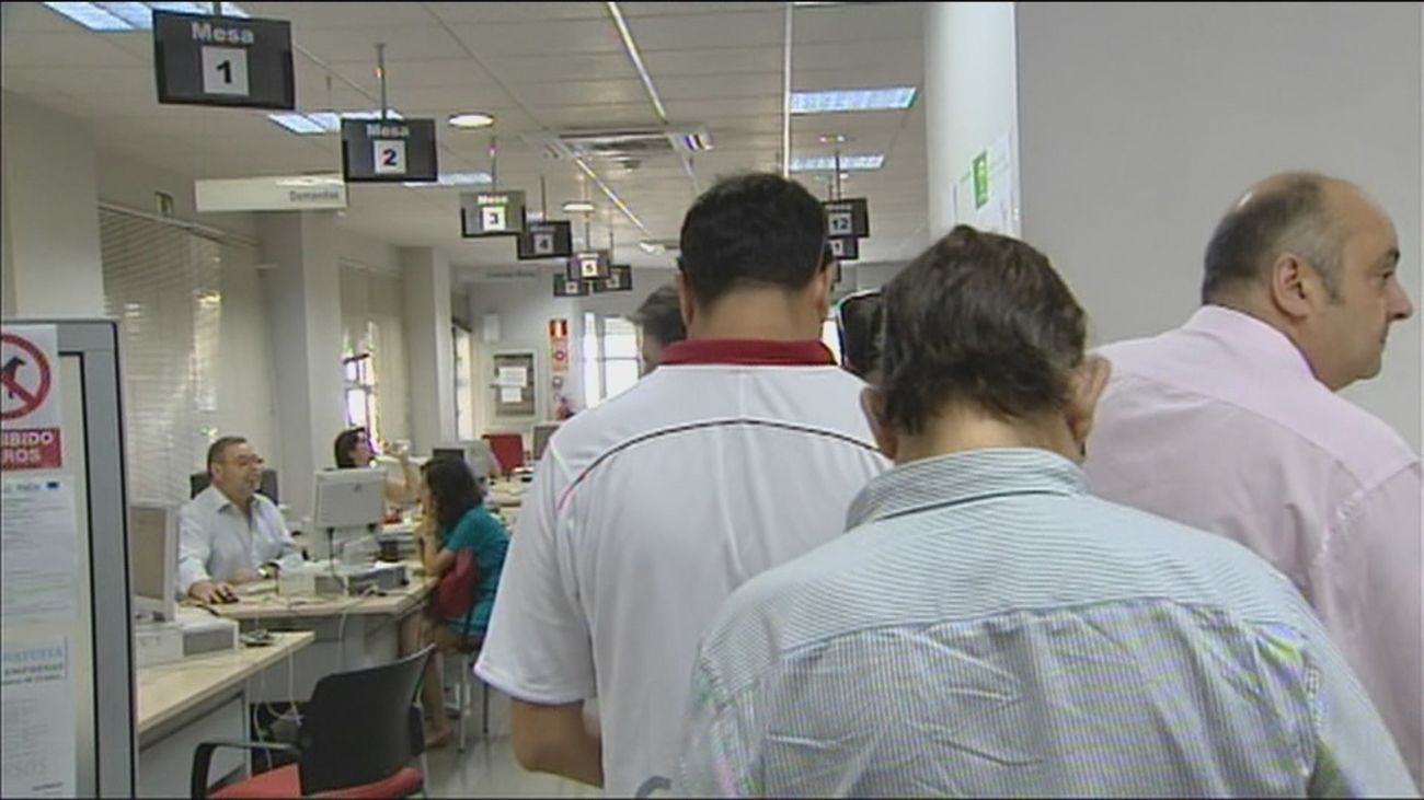 El paro se situó en España en el 13,3% en abril, la mayor tasa de la UE