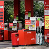 El precio de la gasolina toca un nuevo máximo histórico y se come la ayuda de 20 céntimos del Gobierno
