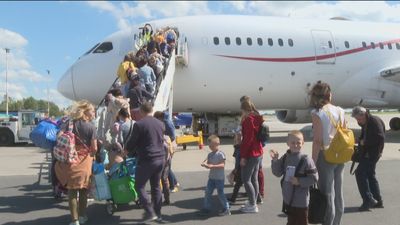 Un empresario italo-argentino trae en su avión a España a un grupo de refugiados ucranianos