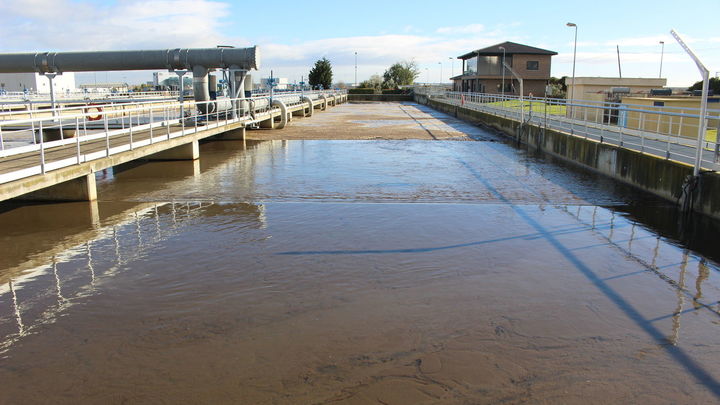 El agua, clave en la generación de energía limpia / CANAL DE ISABEL II