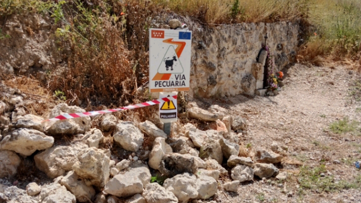 Derrumbe del muro próximo al humilladero de la Virgen María, en Corpa / HVA