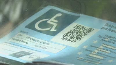 300 personas denunciadas en los últimos 3 años en Madrid por utilizar tarjetas falsas de discapacitados para aparcar