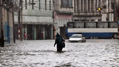 El Huracán Agatha azota Florida y provoca fuertes inundaciones en Miami