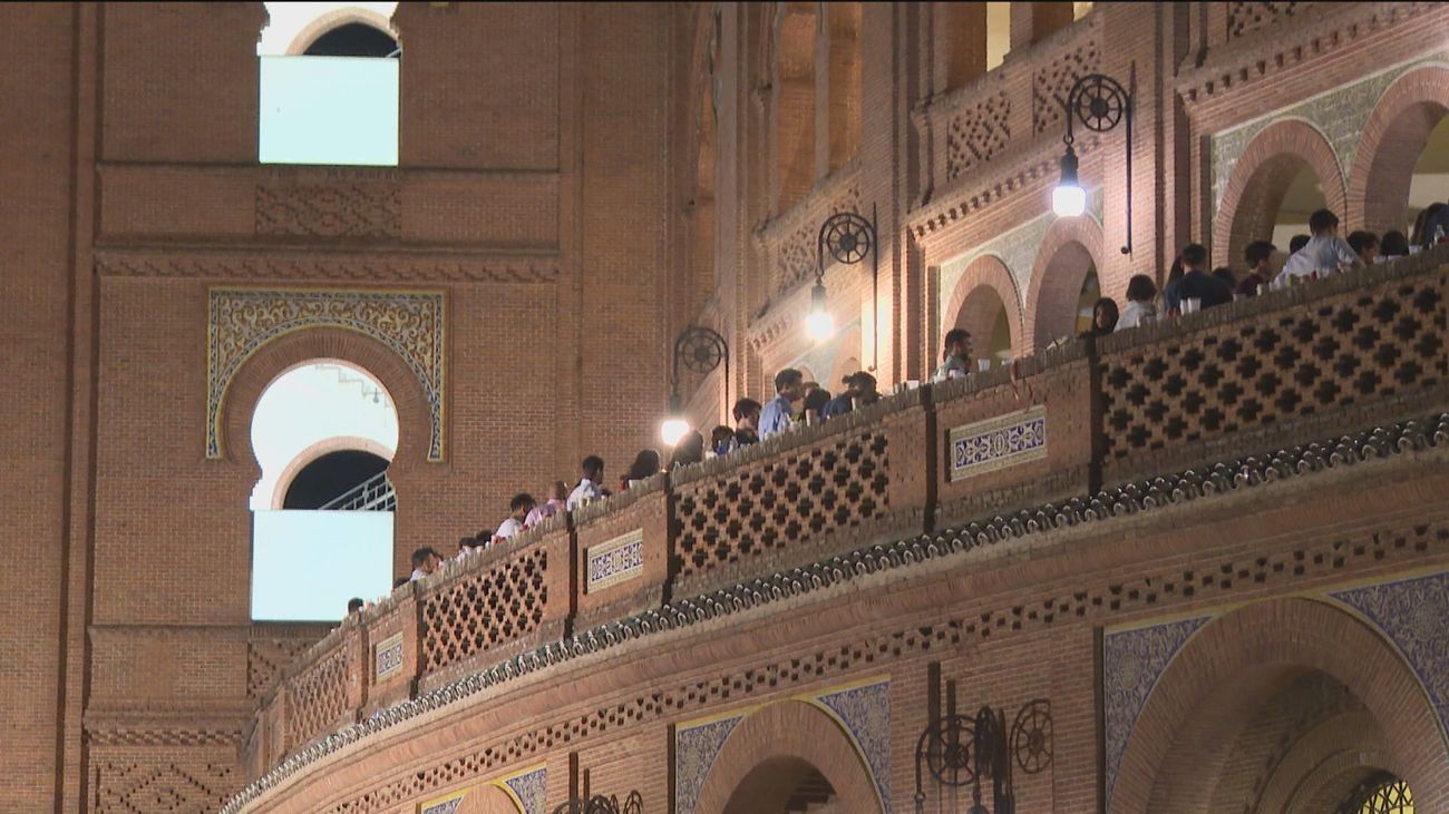 Los vecinos de Las Ventas divididos ante la discoteca instalada en la plaza de toros