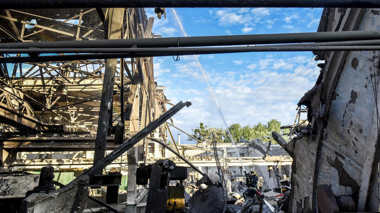 Putin amenaza con atacar "nuevos objetivos" si llegan más armas mientras bombardea de nuevo Kiev