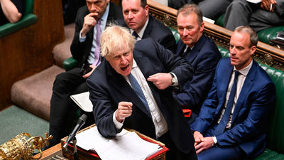 Cómo funciona una moción de censura interna: Johnson ¿podría superarla?