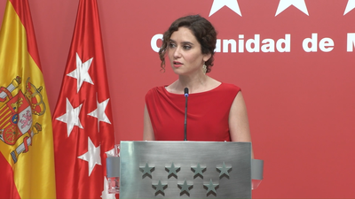 Los ejemplos de adoctrinamiento que denuncia Madrid en los libros de texto con el nuevo currículo de Bachillerato