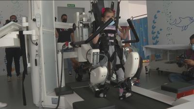 Un exoesqueleto robótico para ayudar a Valeria y otros niños en su rehabilitación