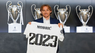 Modric, madridista una temporada más