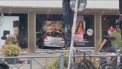 Un muerto y varios heridos tras arrollar un vehículo a varios peatones en una calle comercial de Berlín