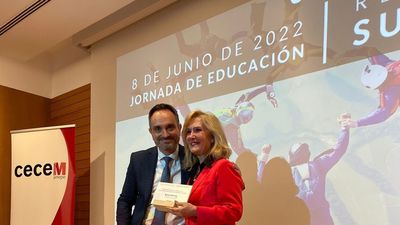 Nieves Herrero premiada por su solidaridad con los niños de La Palma