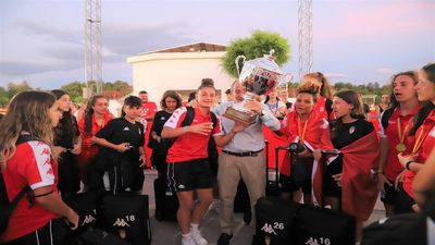 La selección madrileña sub'17, recibidas como heroínas