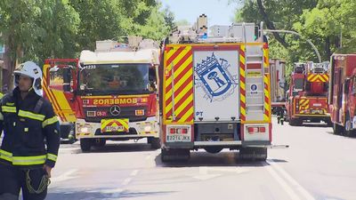 Una mujer intoxicada grave por humo en un incendio en el paseo Imperial de Madrid
