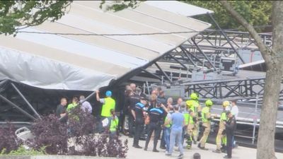 Cuatro trabajadores heridos, dos de ellos con pronóstico resrvado, al caerse un escenario en el Monte do Gozo (Santiago de Compostela)