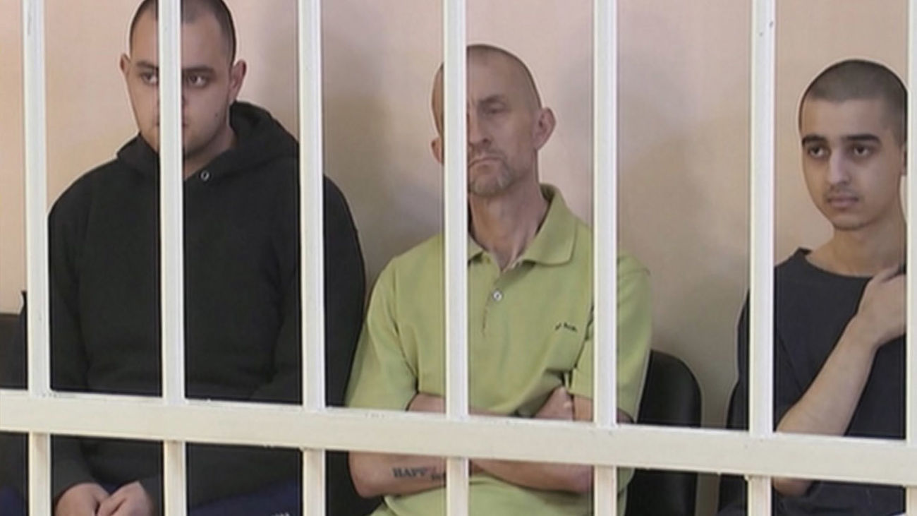 Rusia condena a muerte a tres extranjeros por combatir junto a Ucrania