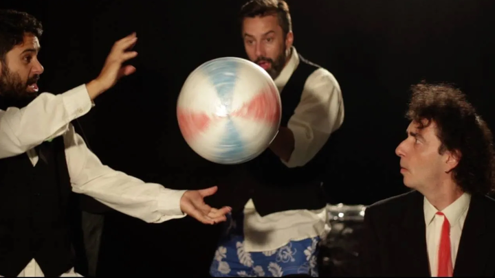 Los músicos del Titanic en plena actuación / QUETRAMAS.ES