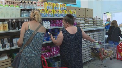 La crisis llega también a los economatos sociales: bajan las donaciones y aumentan los costes