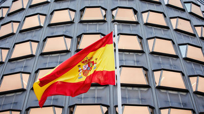 El Tribunal Constitucional revisará el decreto ley de la Generalitat que esquiva la obligatoriedad de dar al menos el 25% de las materias en castellano en los colegios