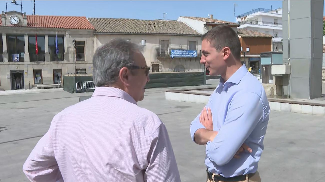 Lobato evita hablar de la sede aeroespacial denegada por Sánchez en su visita a Robledo de Chavela