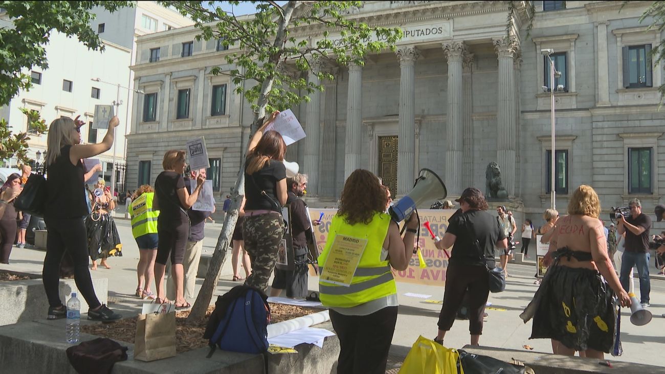 Peluquerías y centros de estética exigen al Gobierno que les restituya el IVA reducido como les había prometido