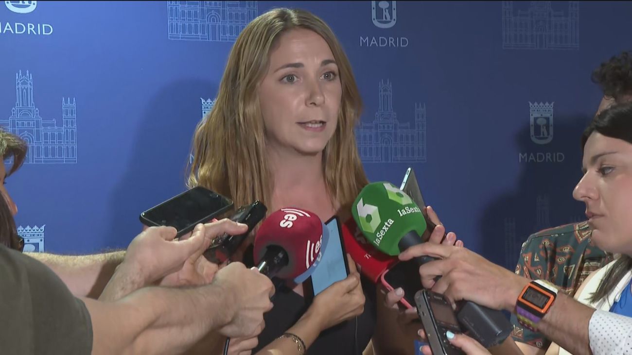 La portavoz del PSOE, Mar Espinar llama "perros" a Casado y Feijóo