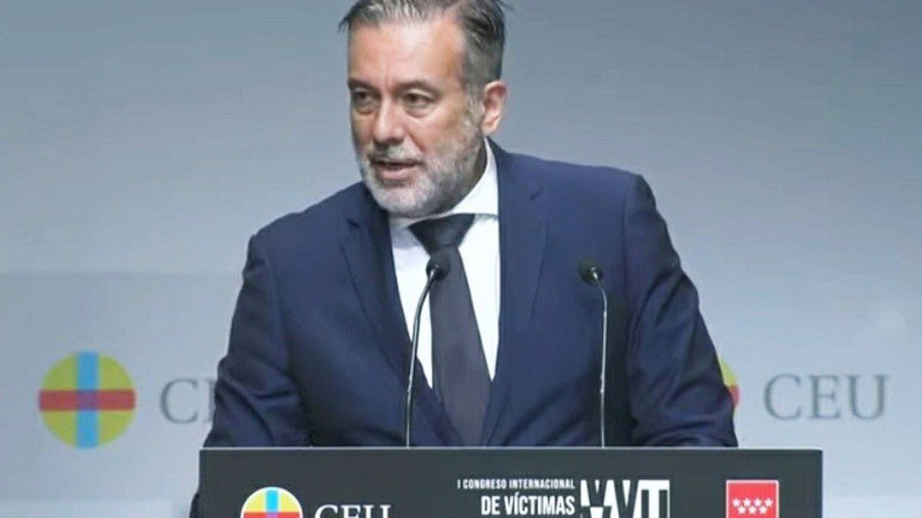 Enrique López durante la inauguración del I Congreso Internacional  de Víctimas del Terrorismo en Madrid
