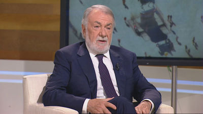 Mayor Oreja: "Hay que realzar la figura del Rey porque España tiene un gobierno de ruptura de la nación"