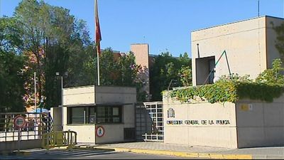 JUPOL insiste en la falta de personal, tras el robo de 2 armas en el complejo policial de Canillas